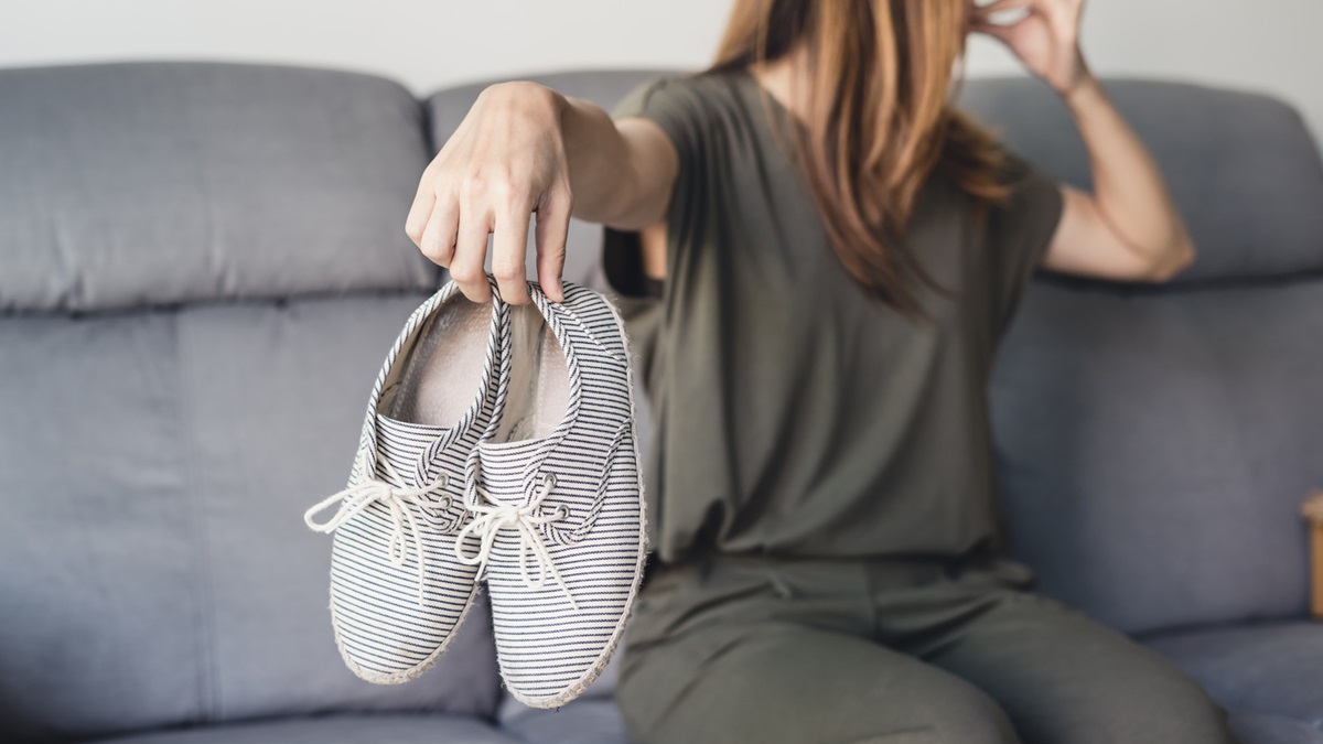 How To Deodorize Shoes: Professional Tips And Tricks